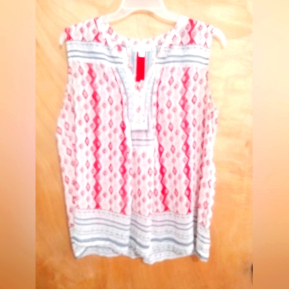 Sleeveless Red and White Patterned Top